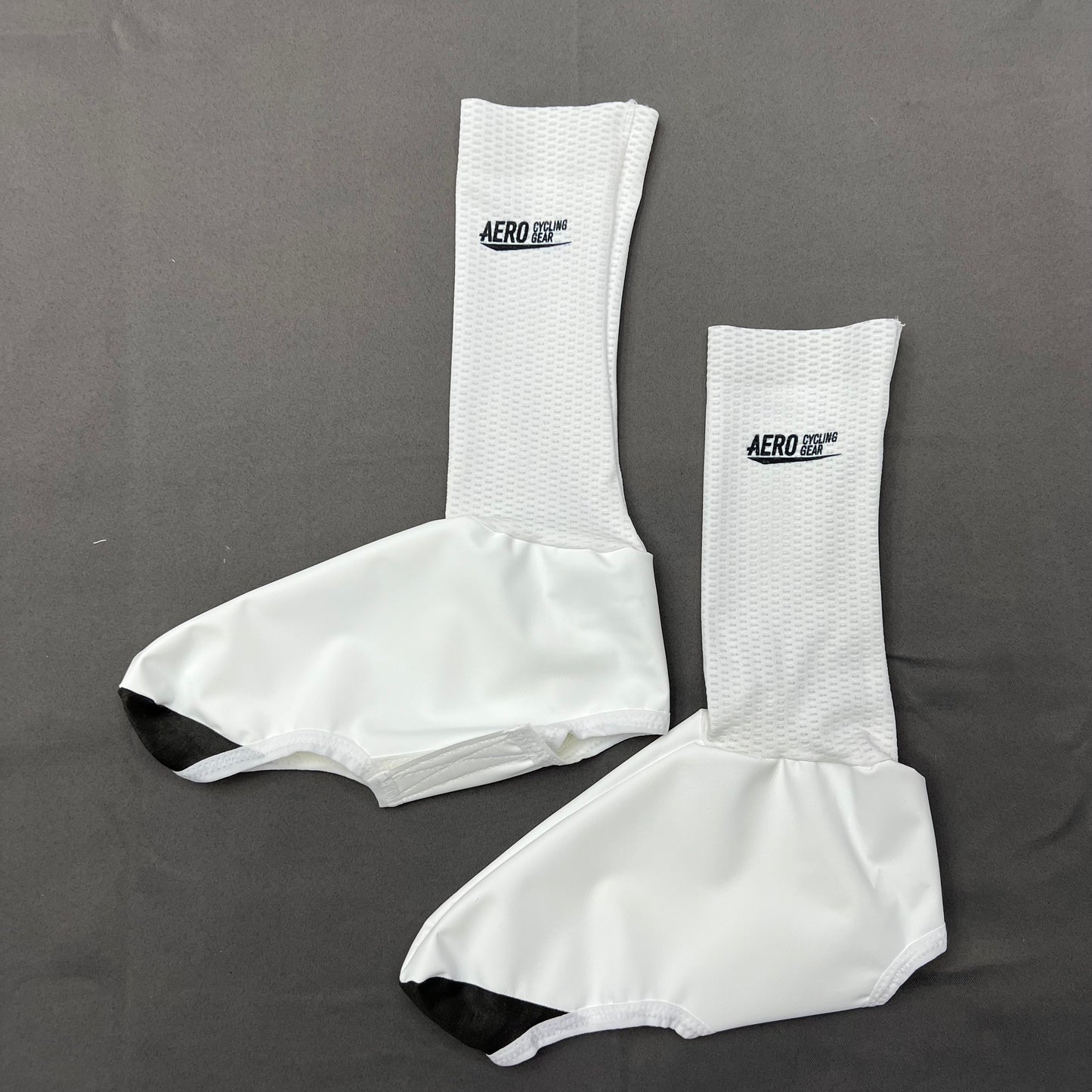 Aero Shoecovers O4  Logo